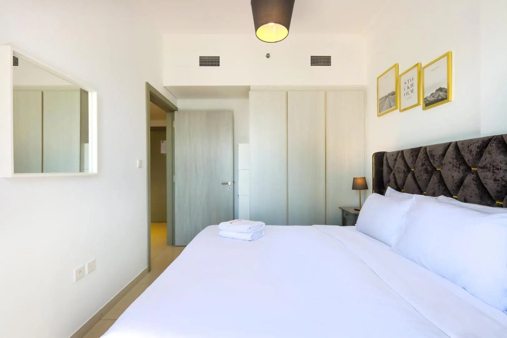 Canalfront Gem 1Br In Zada Tower By Livbnb Dubai
