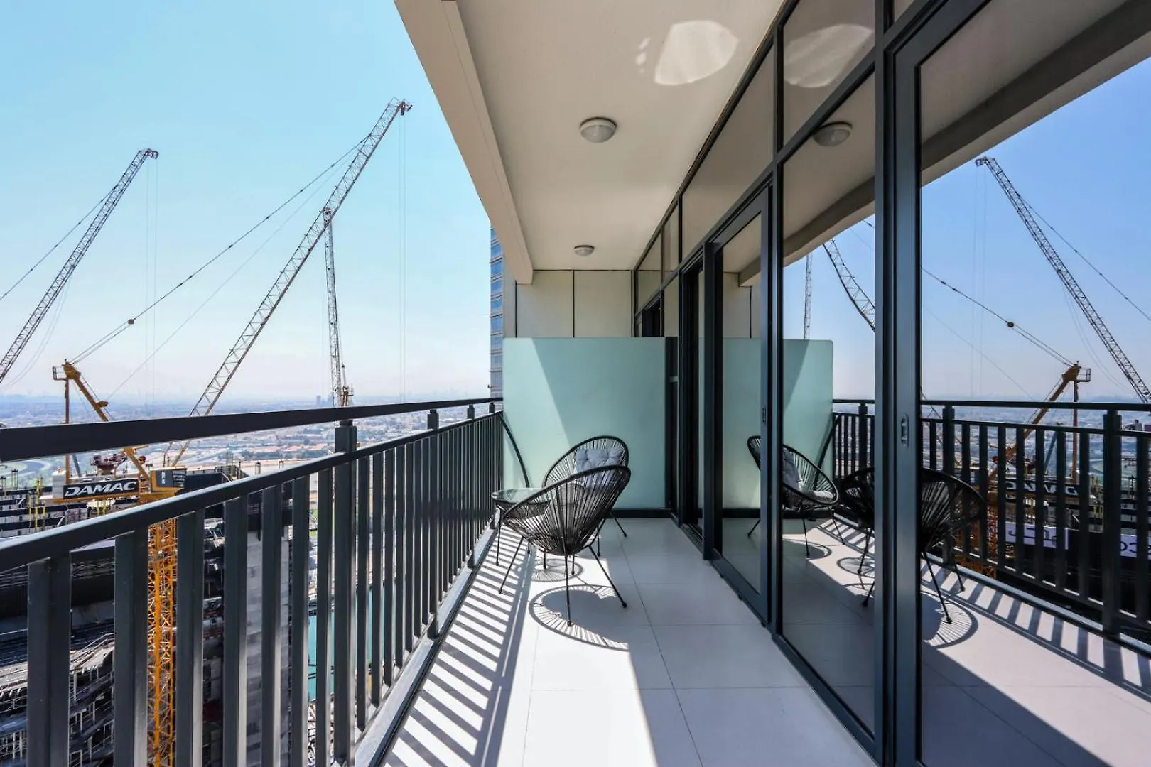 Canalfront Gem 1Br In Zada Tower By Livbnb Dubai United Arab Emirates