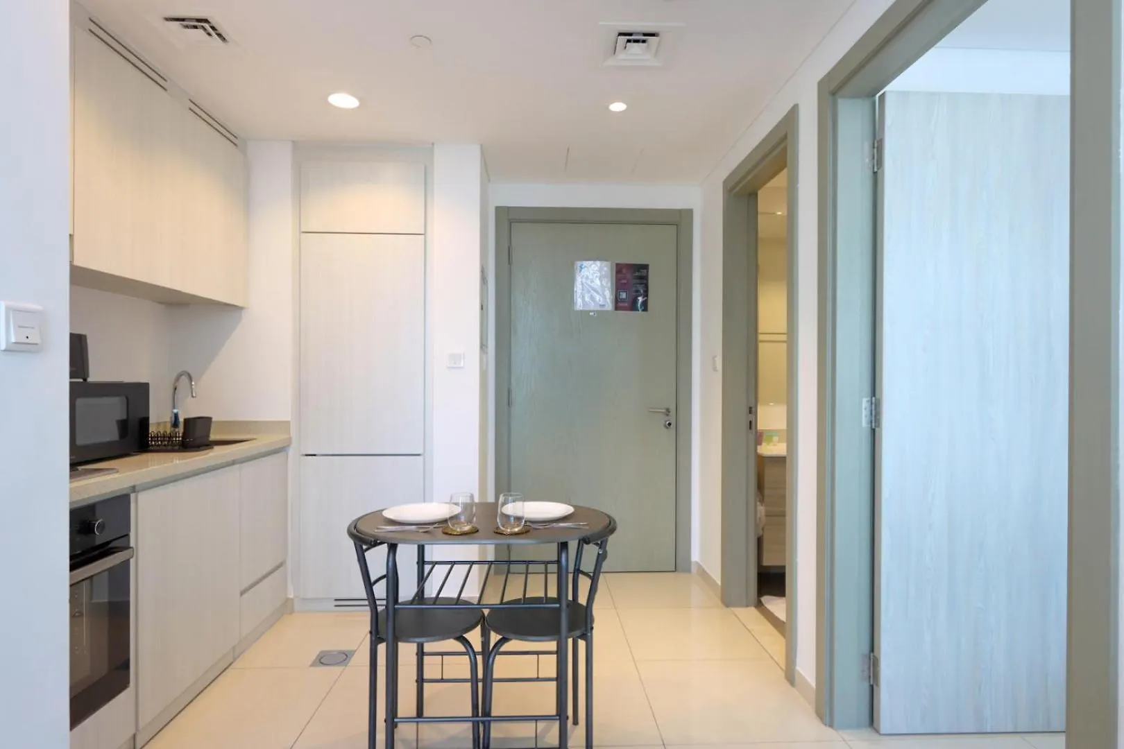 Canalfront Gem 1Br In Zada Tower By Livbnb Dubai 0*,  United Arab Emirates