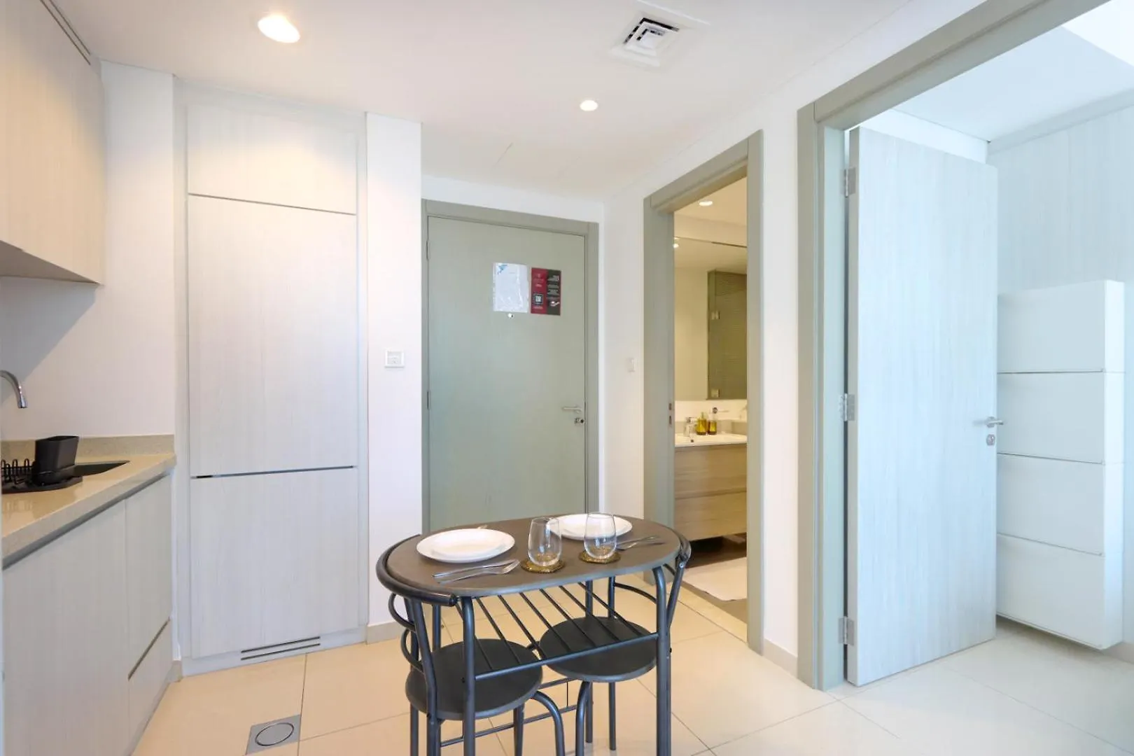 Canalfront Gem 1Br In Zada Tower By Livbnb Dubai Apartment